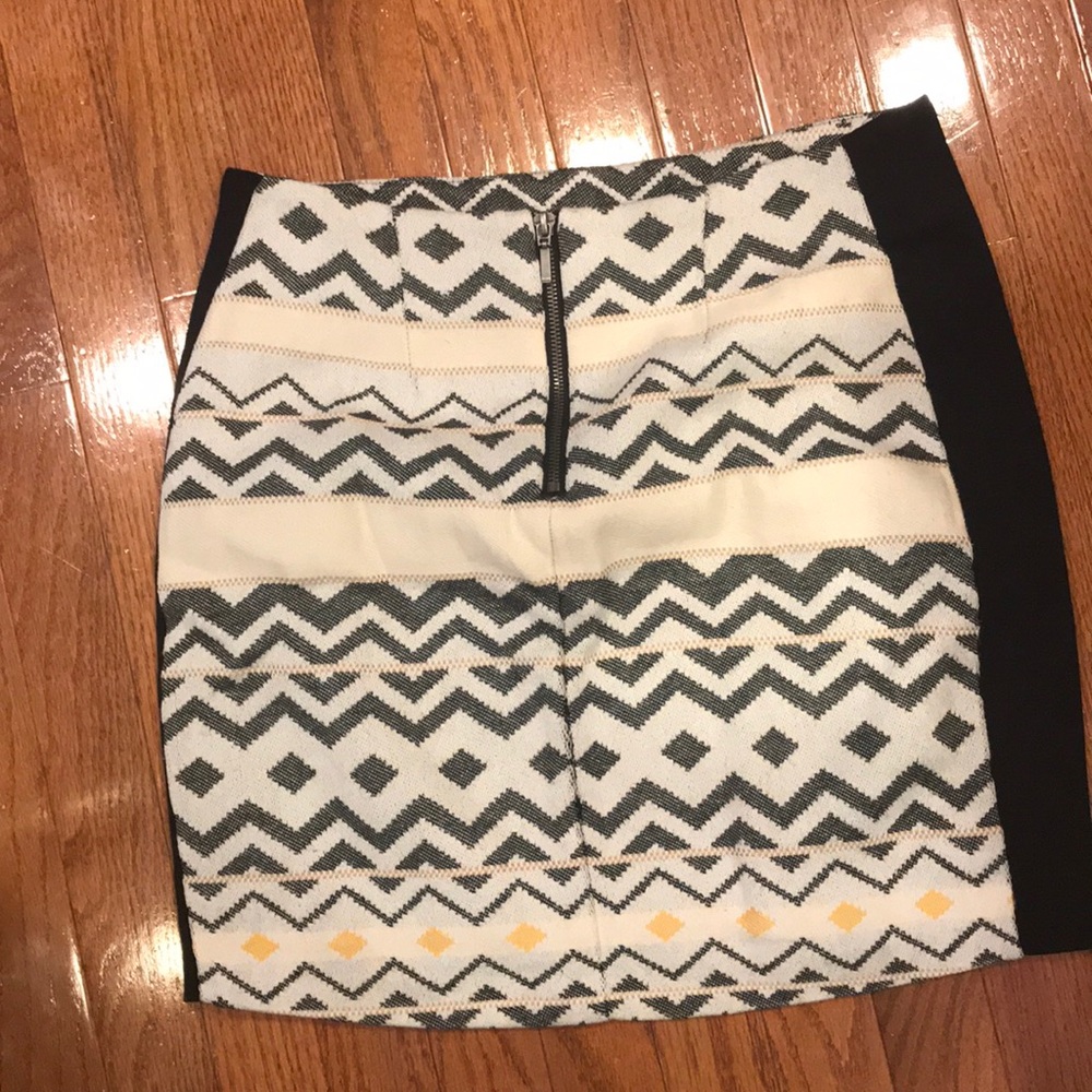 Skirt - Picture 2 of 2